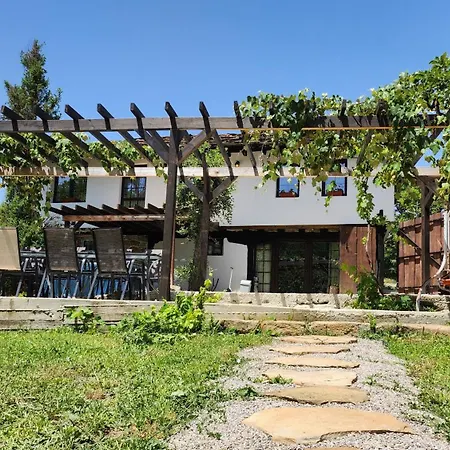 роден балкан Karali